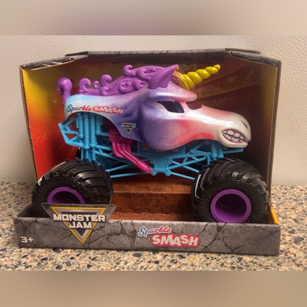 Monster Jam Sparkle Smash Unicorn Truck (1:24)